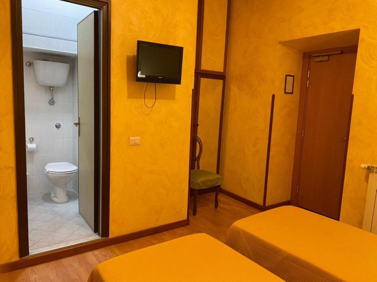 Roma Castle Termini Hotell Exteriör bild